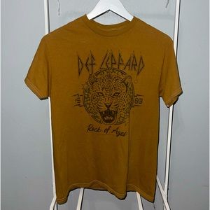Women’s Def Leopard T-Shirt Size Small